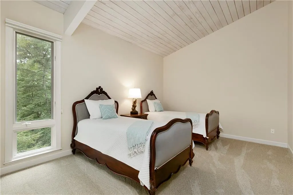 6570 Old Riverside Drive, Sandy Springs, Georgia 30328, 5 Bedrooms Bedrooms, ,6 BathroomsBathrooms,Residential,Sold,6570 Old Riverside Drive,6848983