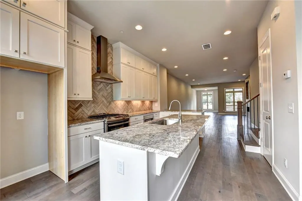 245 Franklin Road, Atlanta, Georgia 30342, 3 Bedrooms Bedrooms, ,3 BathroomsBathrooms,Residential,Sold,245 Franklin Road,5944093