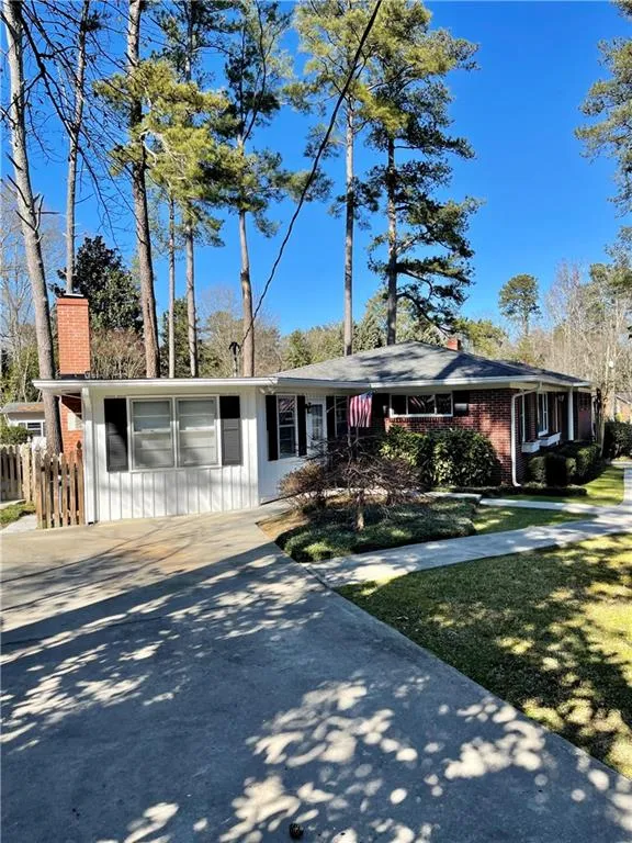 6564 Long Acres Drive, Sandy Springs, Georgia 30328, 3 Bedrooms Bedrooms, ,1 BathroomBathrooms,Residential,Sold,6564 Long Acres Drive,7000512