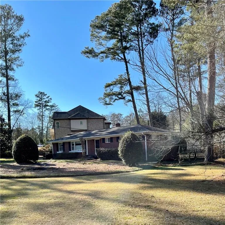 6564 Long Acres Drive, Sandy Springs, Georgia 30328, 3 Bedrooms Bedrooms, ,1 BathroomBathrooms,Residential,Sold,6564 Long Acres Drive,7000512