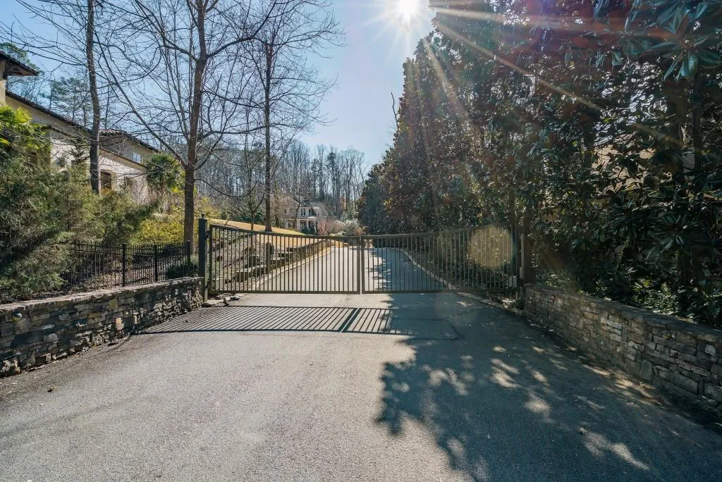 110 Burdette Trail, Atlanta, Georgia 30327, 6 Bedrooms Bedrooms, ,7 BathroomsBathrooms,Residential,Sold,110 Burdette Trail,5967573