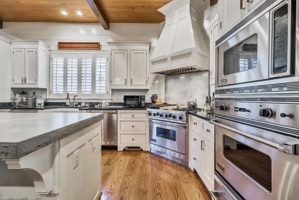 110 Burdette Trail, Atlanta, Georgia 30327, 6 Bedrooms Bedrooms, ,7 BathroomsBathrooms,Residential,Sold,110 Burdette Trail,5967573