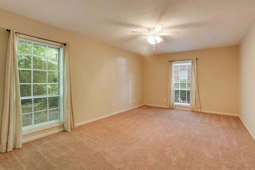 6851 Roswell Road Ne Unit M14, Sandy Springs, Georgia 30328, 3 Bedrooms Bedrooms, ,2 BathroomsBathrooms,Residential,Sold,6851 Roswell Road Ne Unit M14,5577579