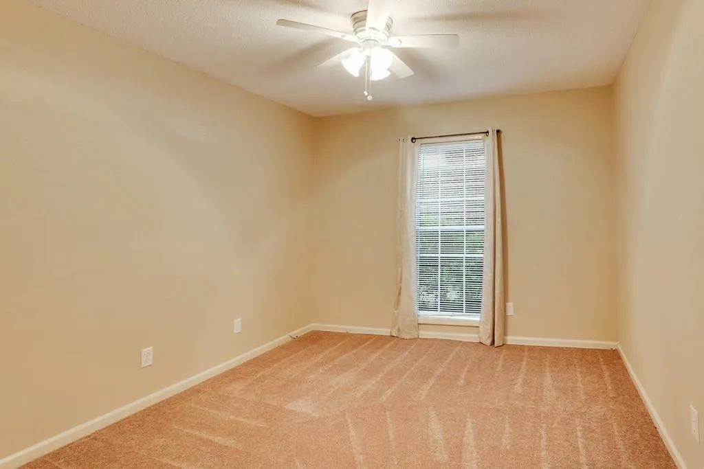 6851 Roswell Road Ne Unit M14, Sandy Springs, Georgia 30328, 3 Bedrooms Bedrooms, ,2 BathroomsBathrooms,Residential,Sold,6851 Roswell Road Ne Unit M14,5577579