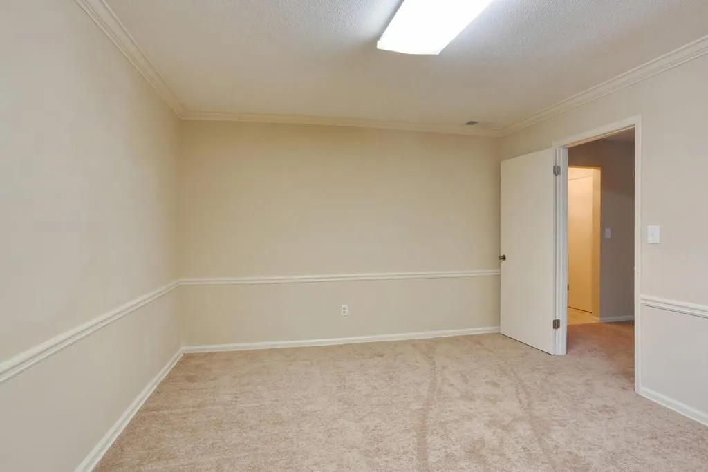 6851 Roswell Road Ne Unit M14, Sandy Springs, Georgia 30328, 3 Bedrooms Bedrooms, ,2 BathroomsBathrooms,Residential,Sold,6851 Roswell Road Ne Unit M14,5577579