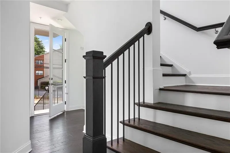 134 W Wieuca Road Ne, Sandy Springs, Georgia 30342, 4 Bedrooms Bedrooms, ,4 BathroomsBathrooms,Residential,Sold,134 W Wieuca Road Ne,6864288