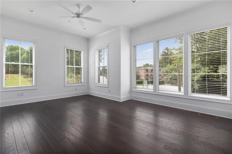 134 W Wieuca Road Ne, Sandy Springs, Georgia 30342, 4 Bedrooms Bedrooms, ,4 BathroomsBathrooms,Residential,Sold,134 W Wieuca Road Ne,6864288