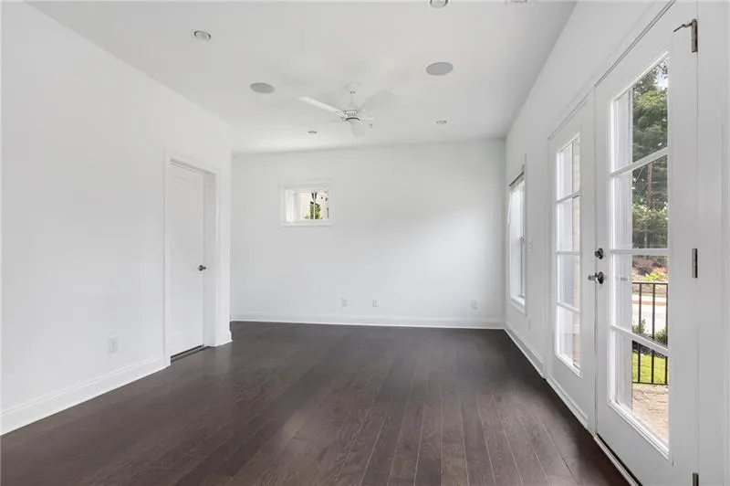 134 W Wieuca Road Ne, Sandy Springs, Georgia 30342, 4 Bedrooms Bedrooms, ,4 BathroomsBathrooms,Residential,Sold,134 W Wieuca Road Ne,6864288