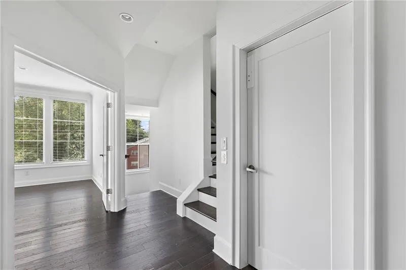 134 W Wieuca Road Ne, Sandy Springs, Georgia 30342, 4 Bedrooms Bedrooms, ,4 BathroomsBathrooms,Residential,Sold,134 W Wieuca Road Ne,6864288