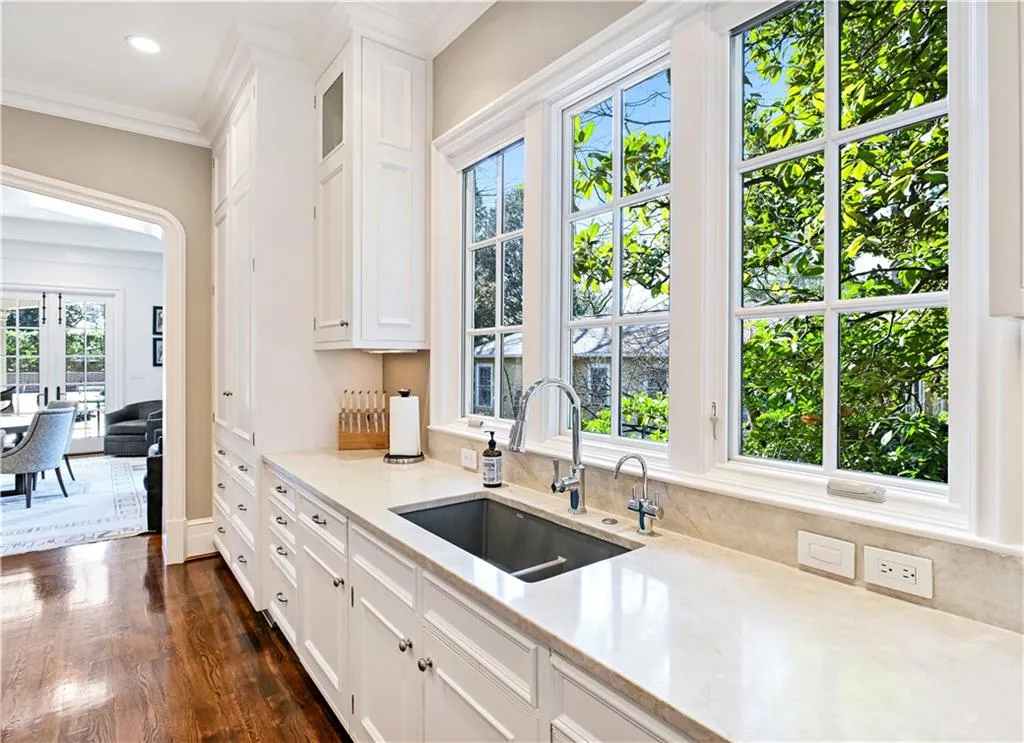 369 Pine Tree Drive Ne, Atlanta, Georgia 30305, 6 Bedrooms Bedrooms, 0 ,7 BathroomsBathrooms,Residential,For Sale,369 Pine Tree Drive Ne,7712071