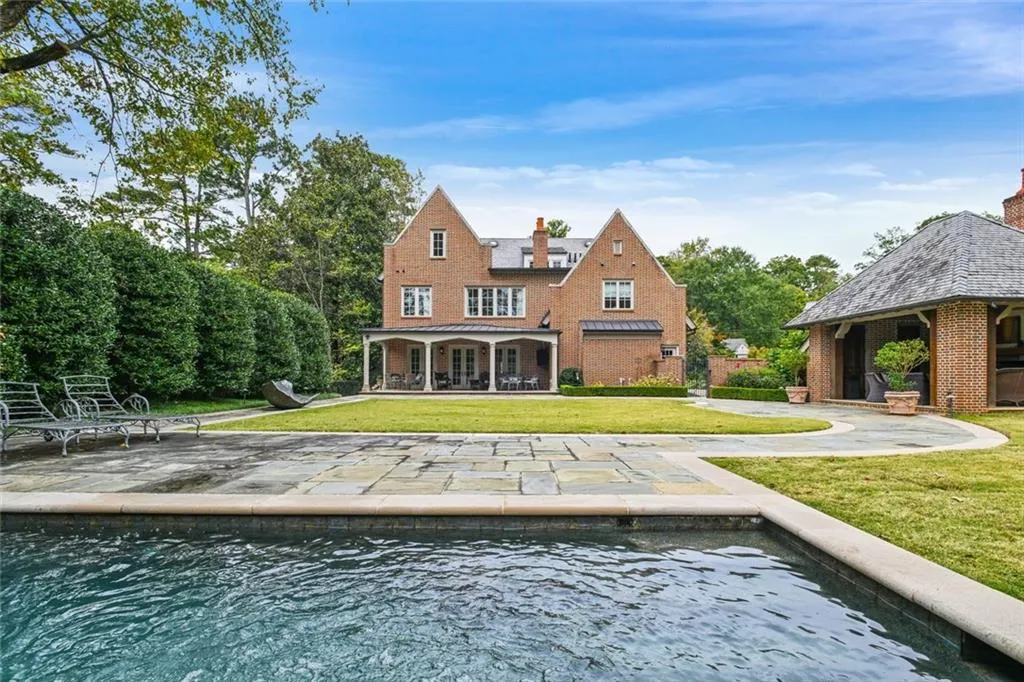 Heated Swimming pool, Covered Pavilion & Backyard