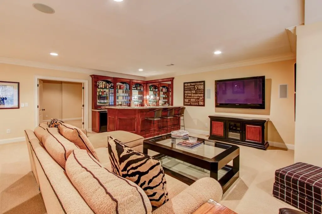375 Laurel Chase Court, Sandy Springs, Georgia 30327, 6 Bedrooms Bedrooms, ,6 BathroomsBathrooms,Residential,Sold,375 Laurel Chase Court,5692540