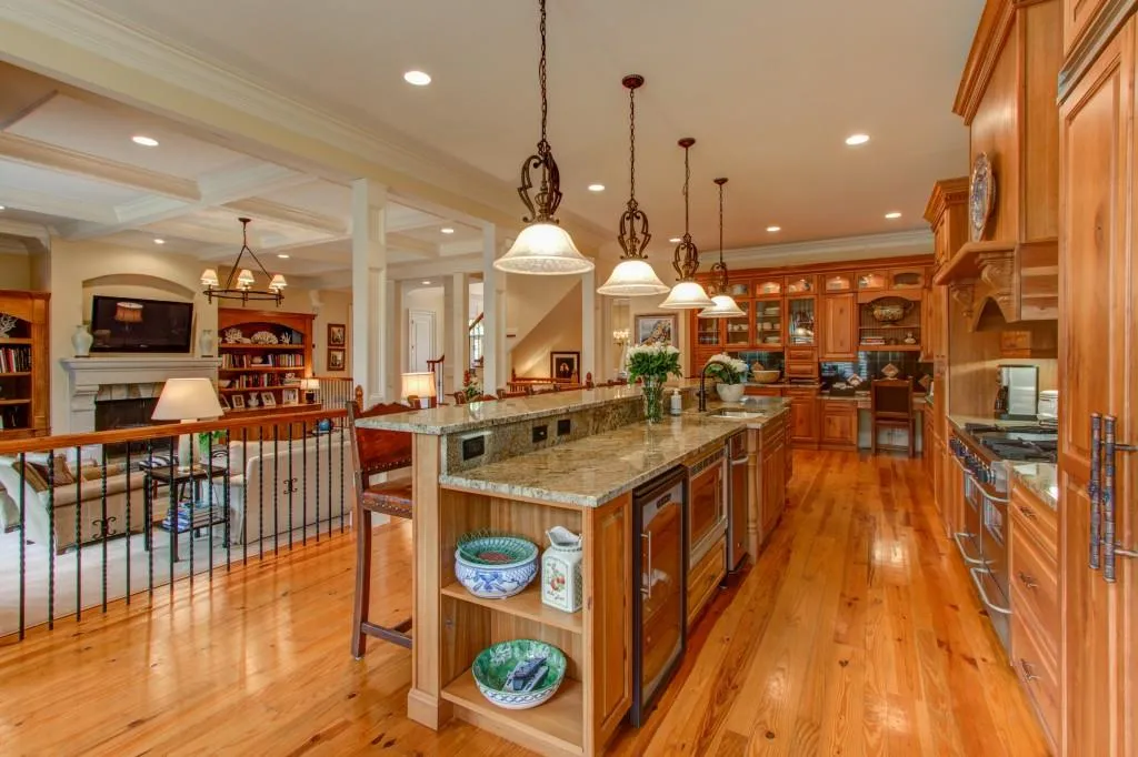 375 Laurel Chase Court, Sandy Springs, Georgia 30327, 6 Bedrooms Bedrooms, ,6 BathroomsBathrooms,Residential,Sold,375 Laurel Chase Court,5692540