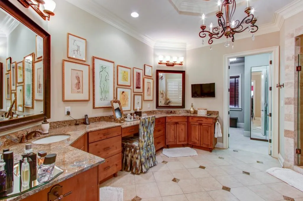 375 Laurel Chase Court, Sandy Springs, Georgia 30327, 6 Bedrooms Bedrooms, ,6 BathroomsBathrooms,Residential,Sold,375 Laurel Chase Court,5692540