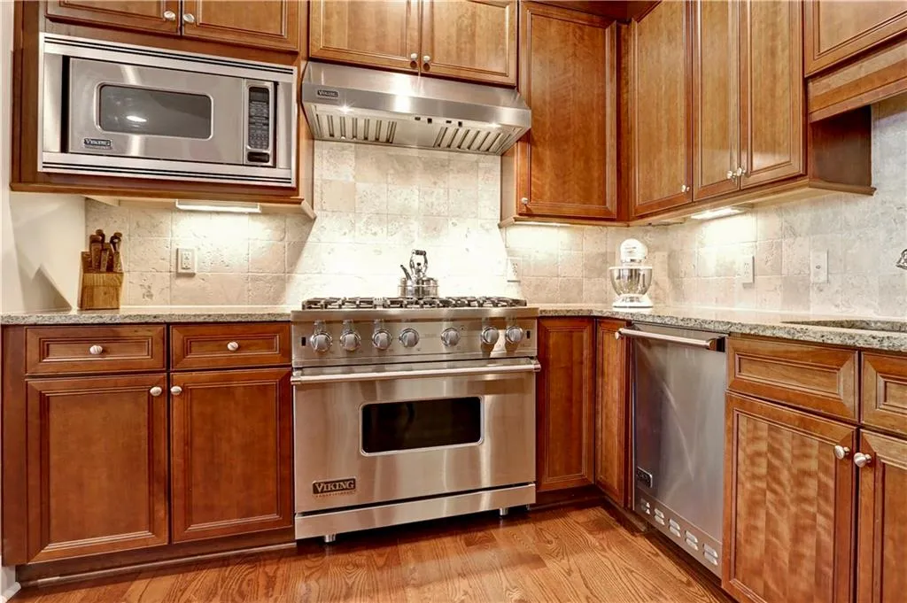 200 Riversedge Drive Unit 245, Atlanta, Georgia 30319, 3 Bedrooms Bedrooms, ,3 BathroomsBathrooms,Residential,Sold,200 Riversedge Drive Unit 245,5678024