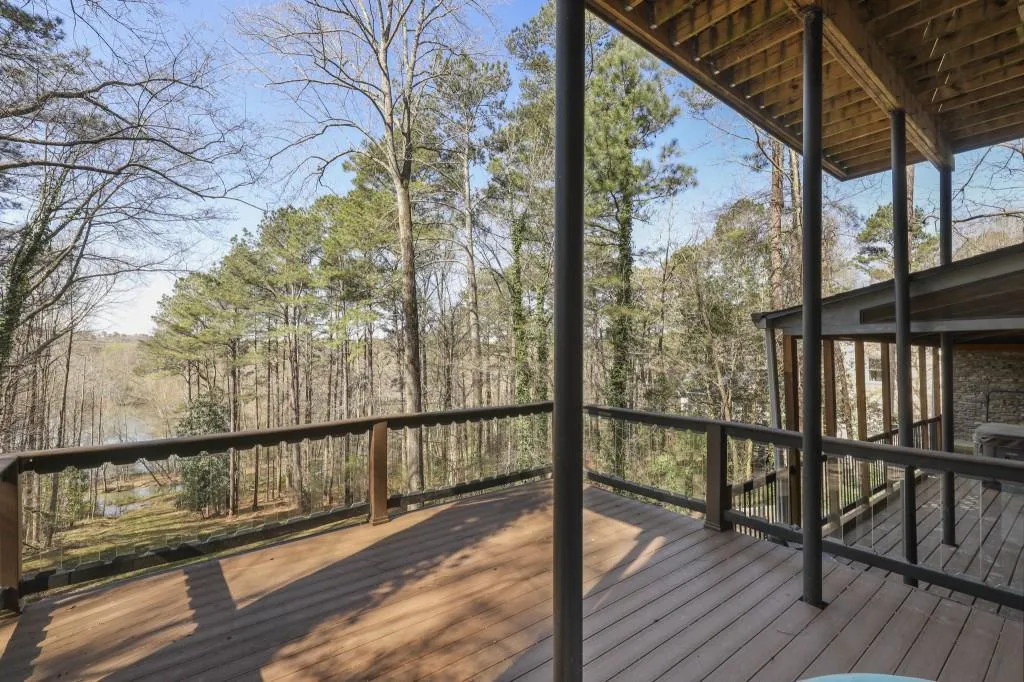 8950 Ridgemont Drive, Sandy Springs, Georgia 30350, 5 Bedrooms Bedrooms, ,4 BathroomsBathrooms,Residential,Sold,8950 Ridgemont Drive,7021822