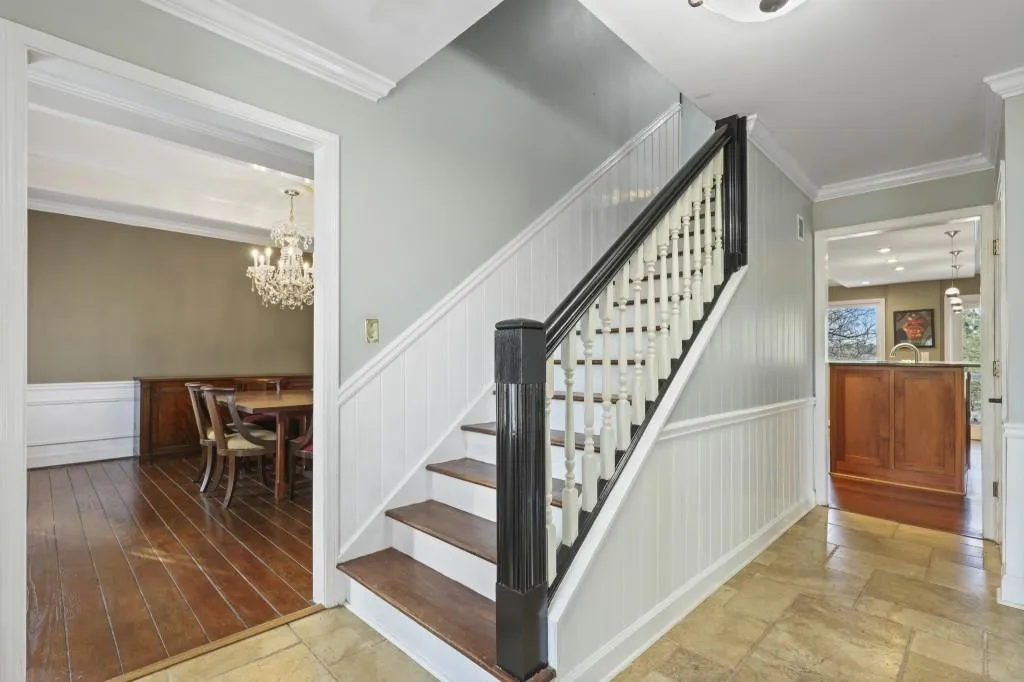8950 Ridgemont Drive, Sandy Springs, Georgia 30350, 5 Bedrooms Bedrooms, ,4 BathroomsBathrooms,Residential,Sold,8950 Ridgemont Drive,7021822