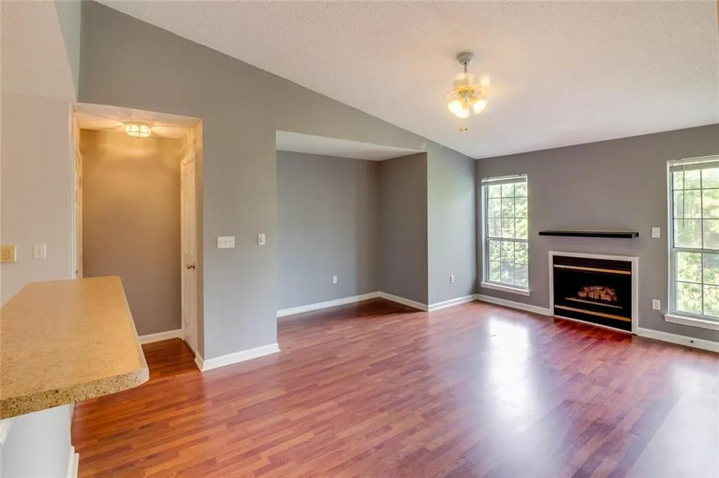 212 Granville Court Unit 212, Atlanta, Georgia 30328, 1 Bedroom Bedrooms, ,1 BathroomBathrooms,Residential,Sold,212 Granville Court Unit 212,5865208