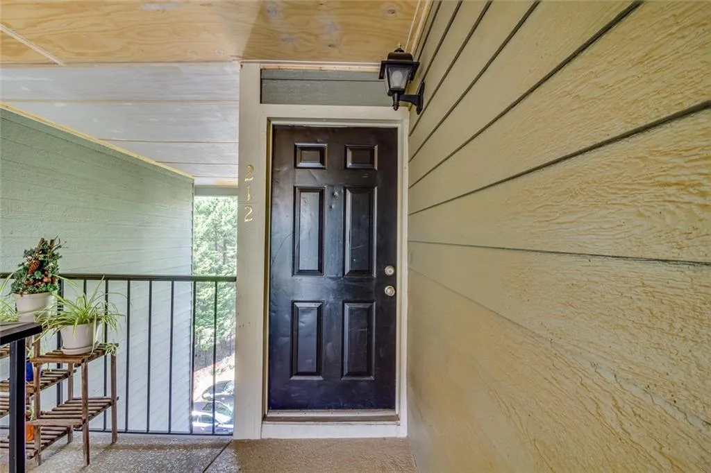 212 Granville Court Unit 212, Atlanta, Georgia 30328, 1 Bedroom Bedrooms, ,1 BathroomBathrooms,Residential,Sold,212 Granville Court Unit 212,5865208