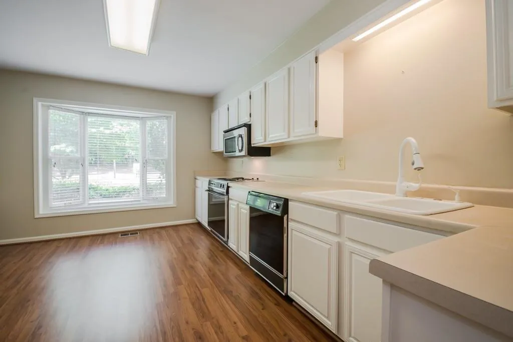 48 Huntington Place Drive Unit 48, Sandy Springs, Georgia 30350, 2 Bedrooms Bedrooms, ,2 BathroomsBathrooms,Residential,Sold,48 Huntington Place Drive Unit 48,5719243