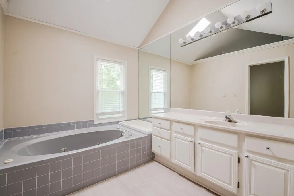 48 Huntington Place Drive Unit 48, Sandy Springs, Georgia 30350, 2 Bedrooms Bedrooms, ,2 BathroomsBathrooms,Residential,Sold,48 Huntington Place Drive Unit 48,5719243