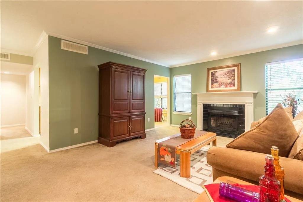 1304 Old Hammond Chase Unit 1304, Sandy Springs, Georgia 30350, 2 Bedrooms Bedrooms, ,2 BathroomsBathrooms,Residential,Sold,1304 Old Hammond Chase Unit 1304,5764197