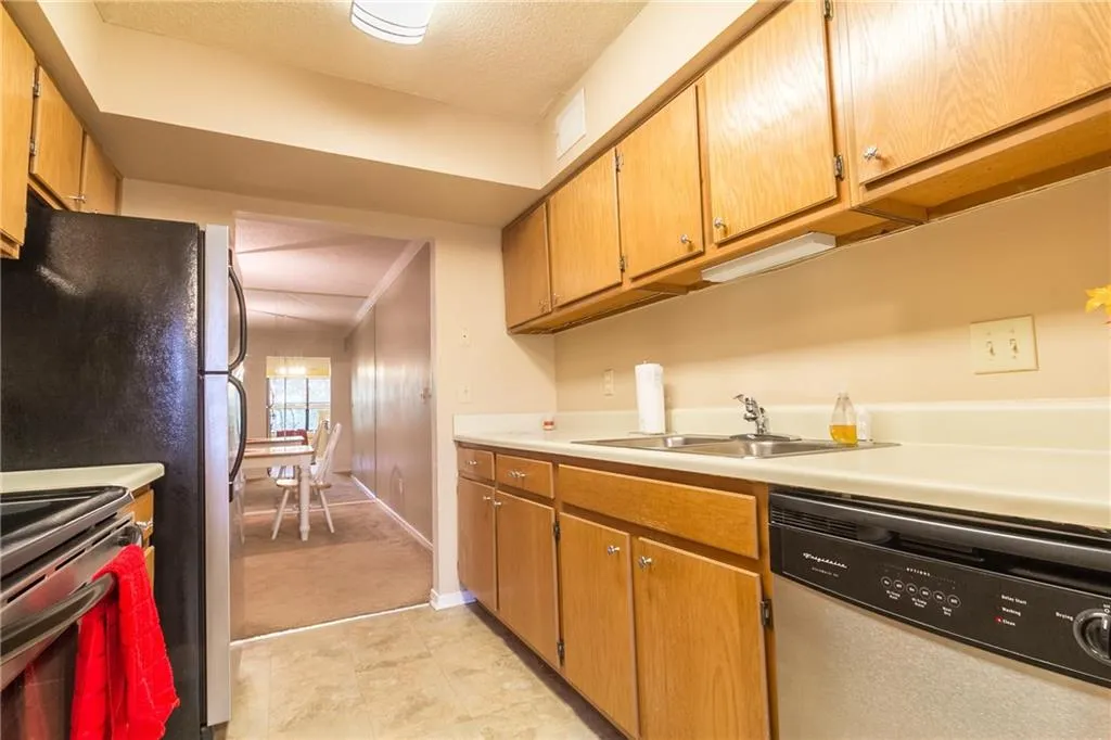 1304 Old Hammond Chase Unit 1304, Sandy Springs, Georgia 30350, 2 Bedrooms Bedrooms, ,2 BathroomsBathrooms,Residential,Sold,1304 Old Hammond Chase Unit 1304,5764197