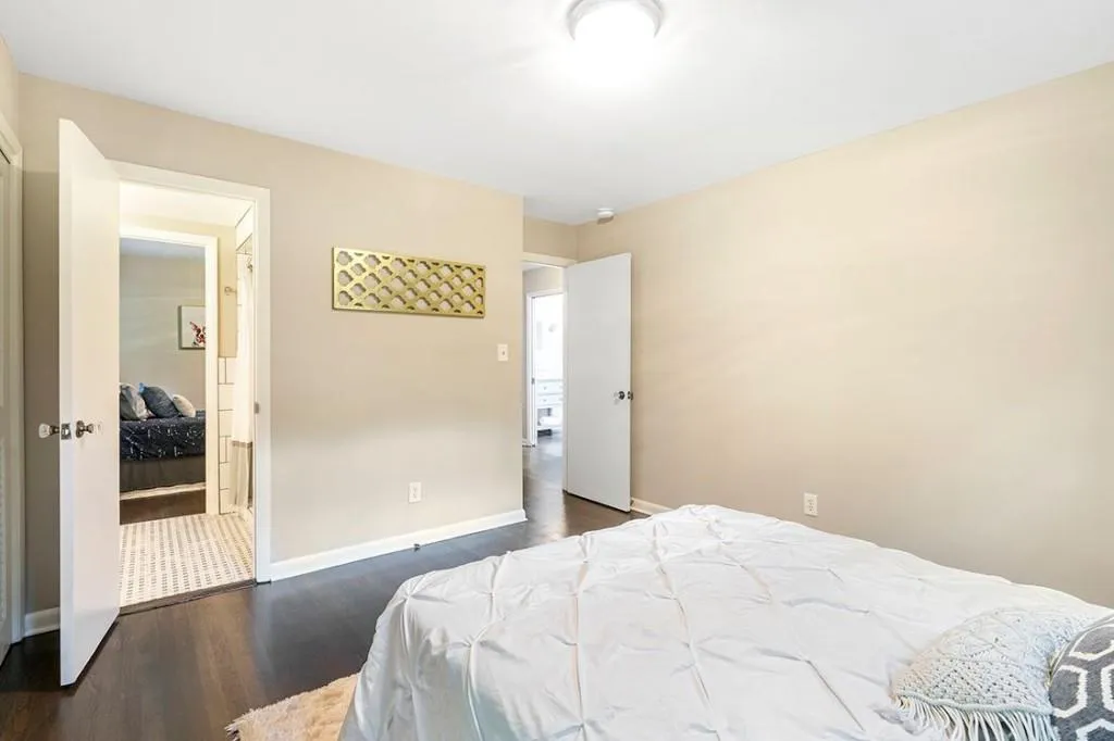 275 Brook Drive, Sandy Springs, Georgia 30328, 3 Bedrooms Bedrooms, ,2 BathroomsBathrooms,Residential,Sold,275 Brook Drive,7091707