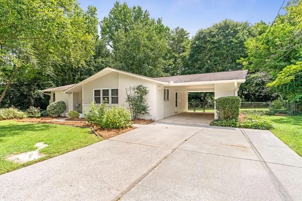 275 Brook Drive, Sandy Springs, Georgia 30328, 3 Bedrooms Bedrooms, ,2 BathroomsBathrooms,Residential,Sold,275 Brook Drive,7091707