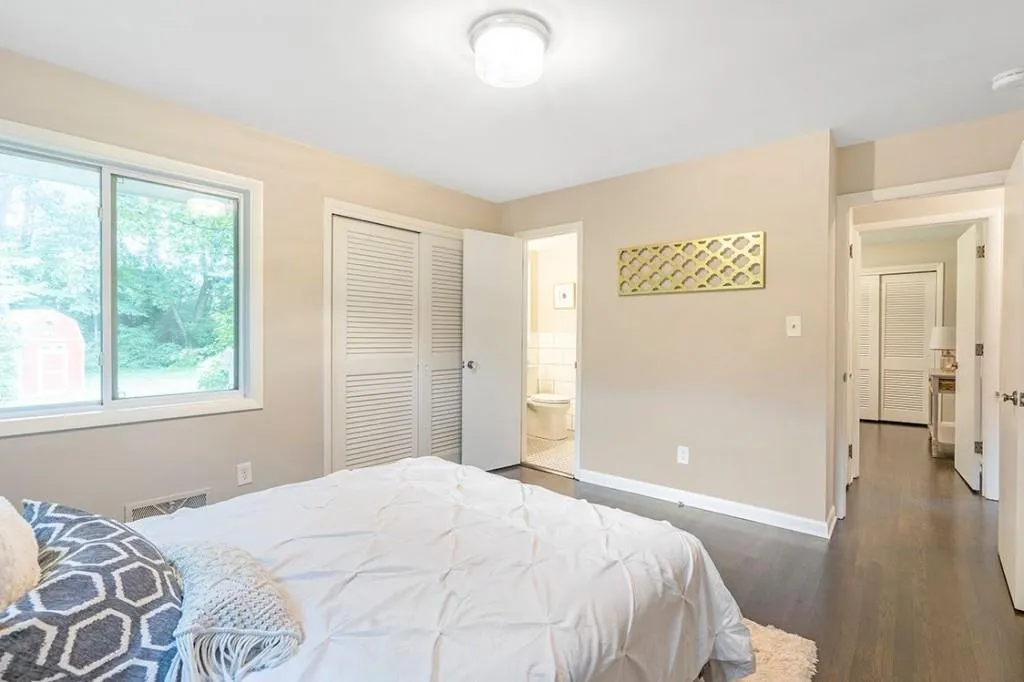 275 Brook Drive, Sandy Springs, Georgia 30328, 3 Bedrooms Bedrooms, ,2 BathroomsBathrooms,Residential,Sold,275 Brook Drive,7091707