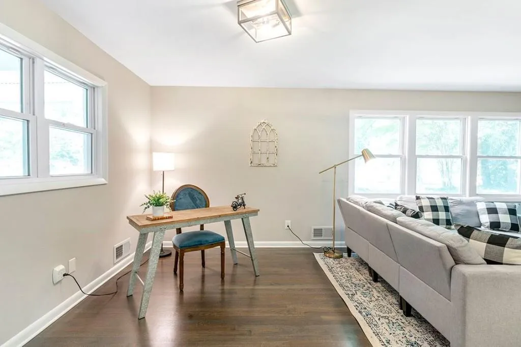 275 Brook Drive, Sandy Springs, Georgia 30328, 3 Bedrooms Bedrooms, ,2 BathroomsBathrooms,Residential,Sold,275 Brook Drive,7091707