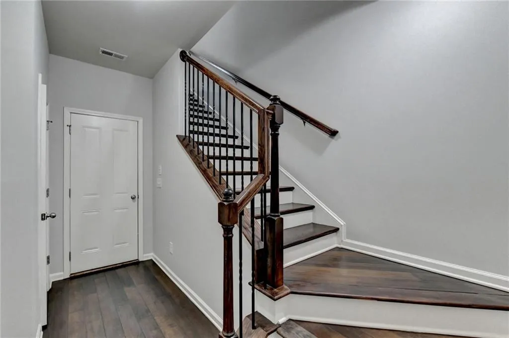 7425 Glisten Avenue Ne, Atlanta, Georgia 30328, 3 Bedrooms Bedrooms, ,3 BathroomsBathrooms,Residential,Sold,7425 Glisten Avenue Ne,7426657