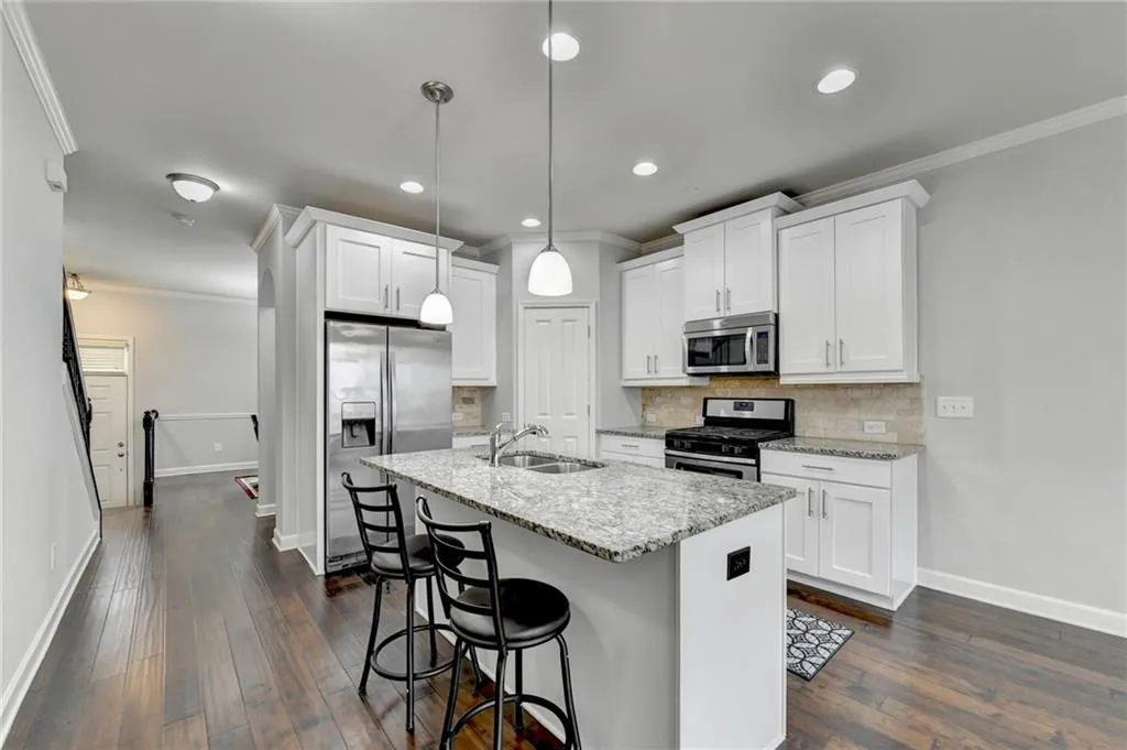7425 Glisten Avenue Ne, Atlanta, Georgia 30328, 3 Bedrooms Bedrooms, ,3 BathroomsBathrooms,Residential,Sold,7425 Glisten Avenue Ne,7426657