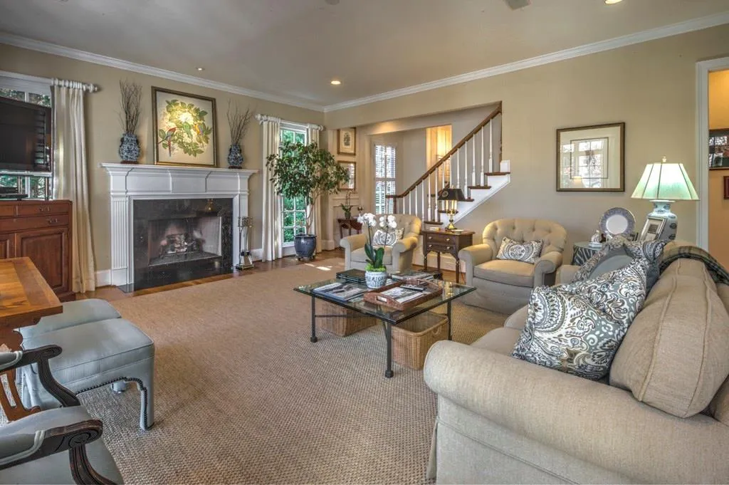 1070 Brookhaven Lane Ne, Brookhaven, Georgia 30319, 5 Bedrooms Bedrooms, ,4 BathroomsBathrooms,Residential,Sold,1070 Brookhaven Lane Ne,5694387