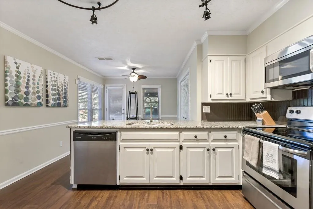 9158 Carroll Manor Drive, Sandy Springs, Georgia 30350, 3 Bedrooms Bedrooms, ,2 BathroomsBathrooms,Residential,Sold,9158 Carroll Manor Drive,6812422