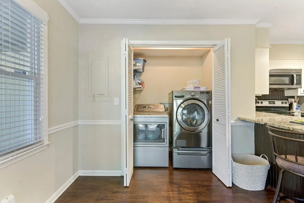 9158 Carroll Manor Drive, Sandy Springs, Georgia 30350, 3 Bedrooms Bedrooms, ,2 BathroomsBathrooms,Residential,Sold,9158 Carroll Manor Drive,6812422