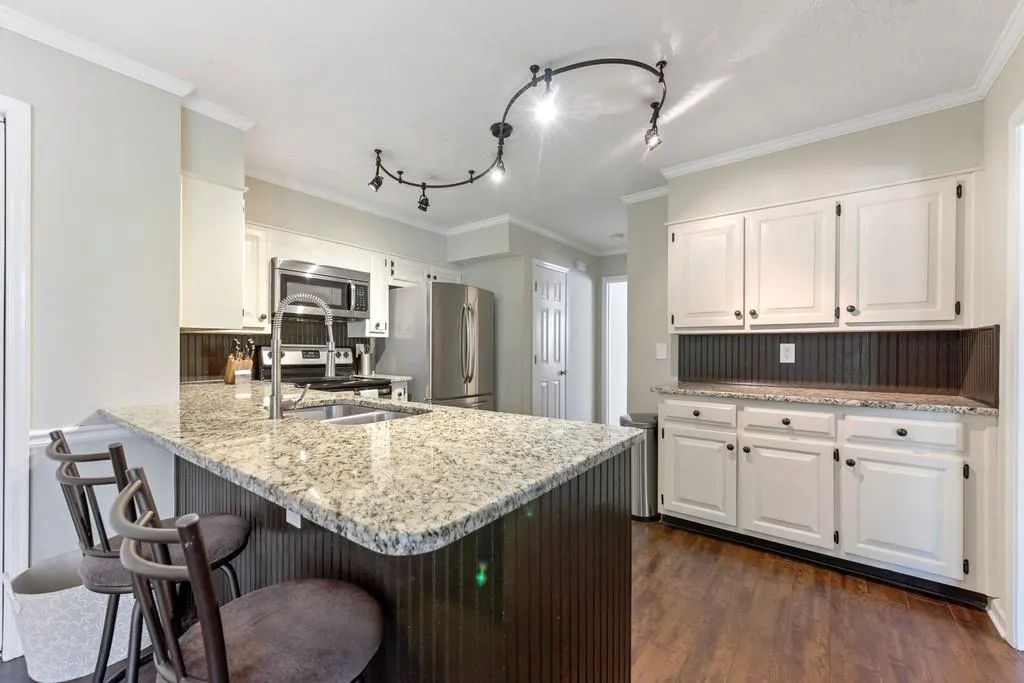 9158 Carroll Manor Drive, Sandy Springs, Georgia 30350, 3 Bedrooms Bedrooms, ,2 BathroomsBathrooms,Residential,Sold,9158 Carroll Manor Drive,6812422