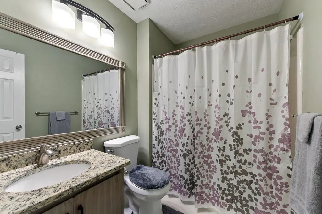 9158 Carroll Manor Drive, Sandy Springs, Georgia 30350, 3 Bedrooms Bedrooms, ,2 BathroomsBathrooms,Residential,Sold,9158 Carroll Manor Drive,6812422