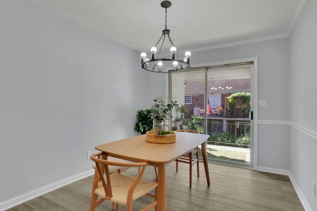 6700 Roswell Road Unit 31d, Atlanta, Georgia 30328, 2 Bedrooms Bedrooms, ,2 BathroomsBathrooms,Residential,Sold,6700 Roswell Road Unit 31d,7448463