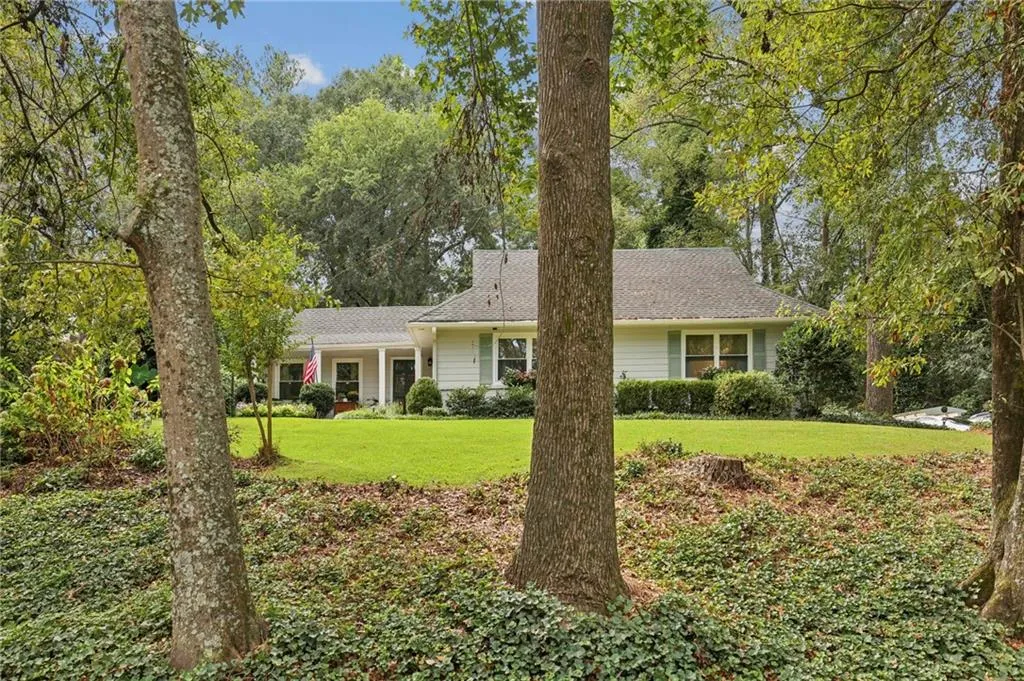 2546 Ridgewood Road Nw, Atlanta, Georgia 30318, 3 Bedrooms Bedrooms, ,3 BathroomsBathrooms,Residential,For Sale,2546 Ridgewood Road Nw,7662994