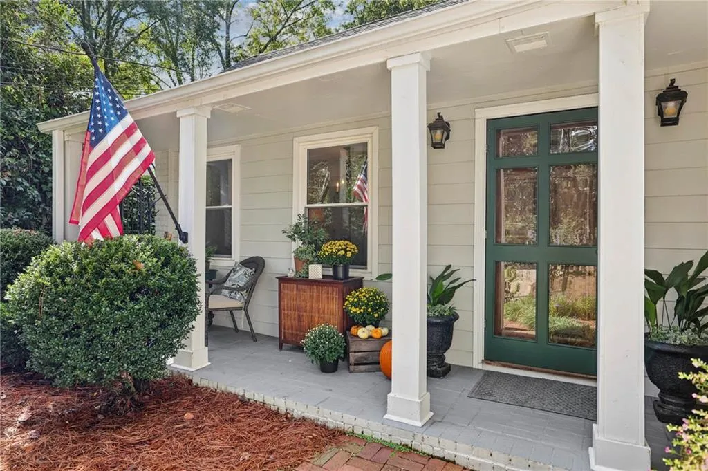 2546 Ridgewood Road Nw, Atlanta, Georgia 30318, 3 Bedrooms Bedrooms, ,3 BathroomsBathrooms,Residential,For Sale,2546 Ridgewood Road Nw,7662994