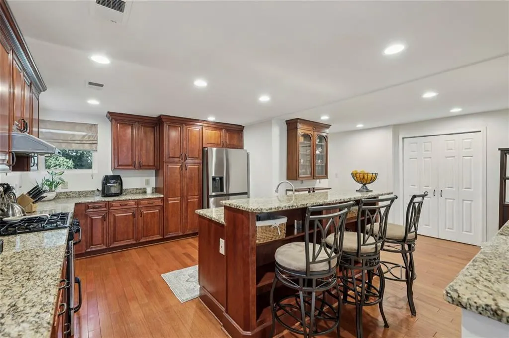 2546 Ridgewood Road Nw, Atlanta, Georgia 30318, 3 Bedrooms Bedrooms, ,3 BathroomsBathrooms,Residential,For Sale,2546 Ridgewood Road Nw,7662994