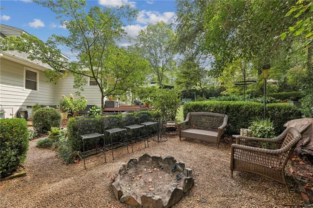 2546 Ridgewood Road Nw, Atlanta, Georgia 30318, 3 Bedrooms Bedrooms, ,3 BathroomsBathrooms,Residential,For Sale,2546 Ridgewood Road Nw,7662994