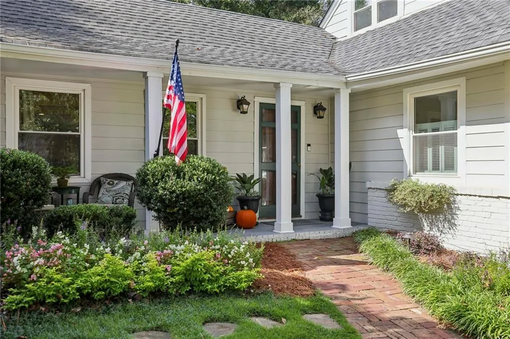 2546 Ridgewood Road Nw, Atlanta, Georgia 30318, 3 Bedrooms Bedrooms, ,3 BathroomsBathrooms,Residential,For Sale,2546 Ridgewood Road Nw,7662994