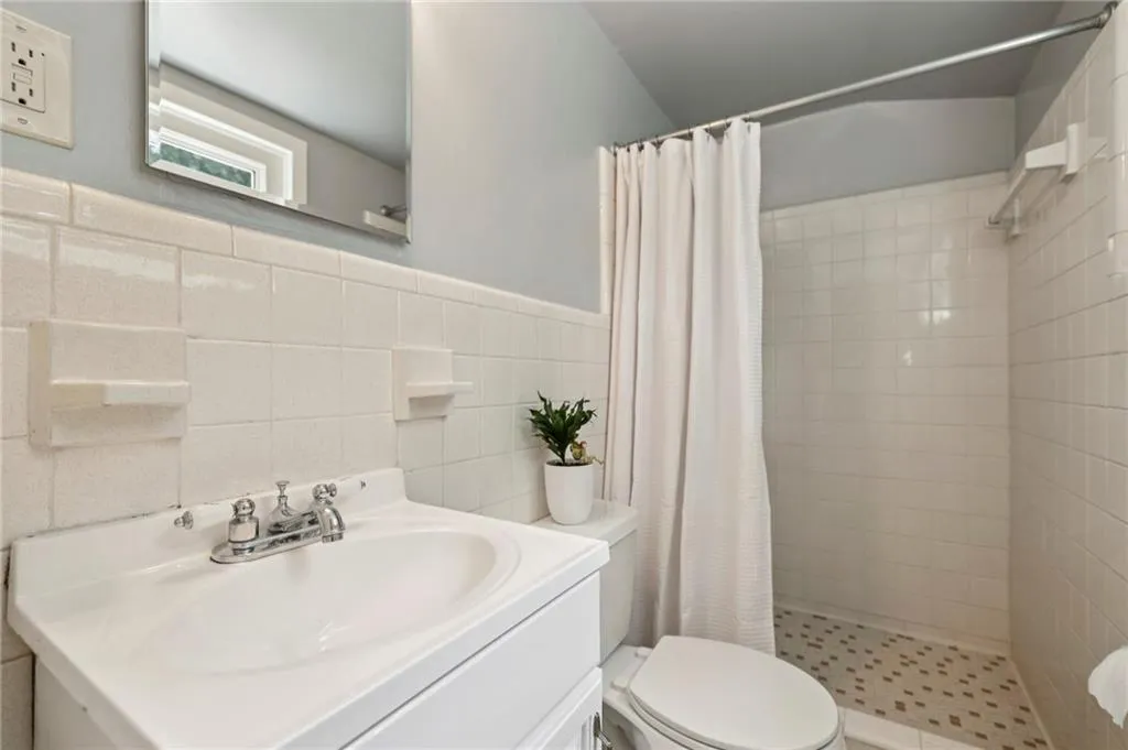 2546 Ridgewood Road Nw, Atlanta, Georgia 30318, 3 Bedrooms Bedrooms, ,3 BathroomsBathrooms,Residential,For Sale,2546 Ridgewood Road Nw,7662994