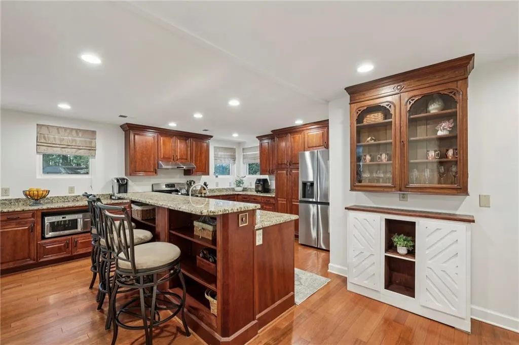 2546 Ridgewood Road Nw, Atlanta, Georgia 30318, 3 Bedrooms Bedrooms, ,3 BathroomsBathrooms,Residential,For Sale,2546 Ridgewood Road Nw,7662994
