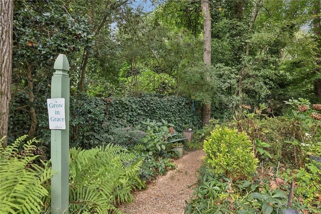 2546 Ridgewood Road Nw, Atlanta, Georgia 30318, 3 Bedrooms Bedrooms, ,3 BathroomsBathrooms,Residential,For Sale,2546 Ridgewood Road Nw,7662994