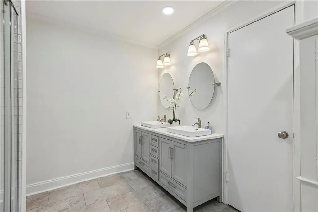 2546 Ridgewood Road Nw, Atlanta, Georgia 30318, 3 Bedrooms Bedrooms, ,3 BathroomsBathrooms,Residential,For Sale,2546 Ridgewood Road Nw,7662994