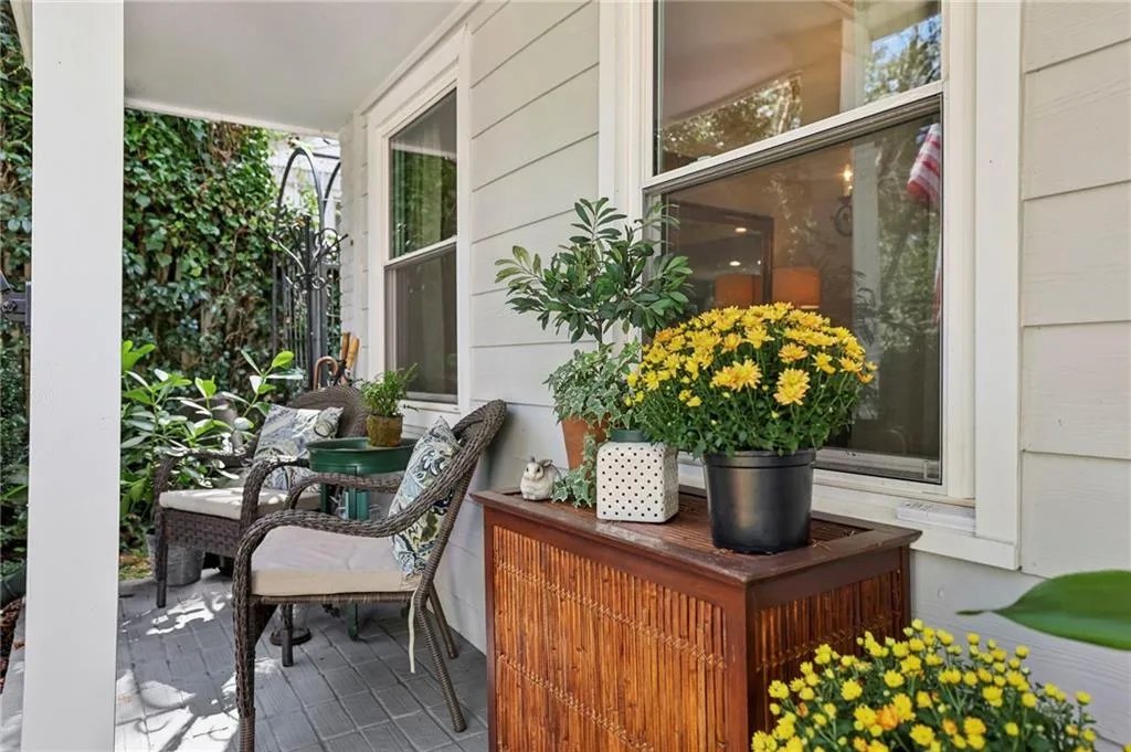 2546 Ridgewood Road Nw, Atlanta, Georgia 30318, 3 Bedrooms Bedrooms, ,3 BathroomsBathrooms,Residential,For Sale,2546 Ridgewood Road Nw,7662994