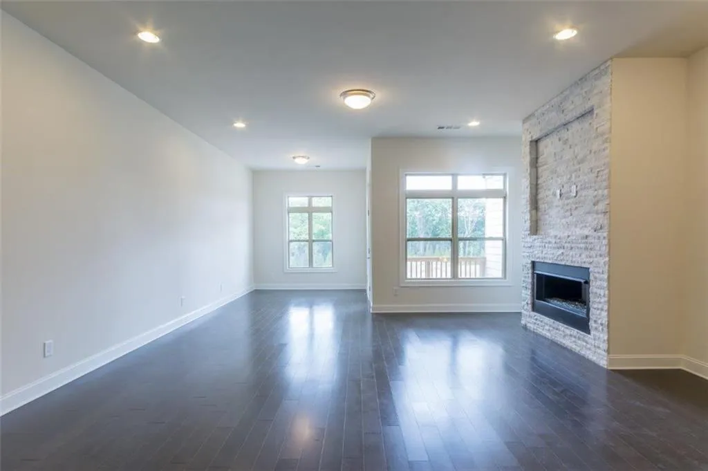 4228 Deming Circle, Atlanta, Georgia 30342, 3 Bedrooms Bedrooms, ,3 BathroomsBathrooms,Residential,Sold,4228 Deming Circle,5867755